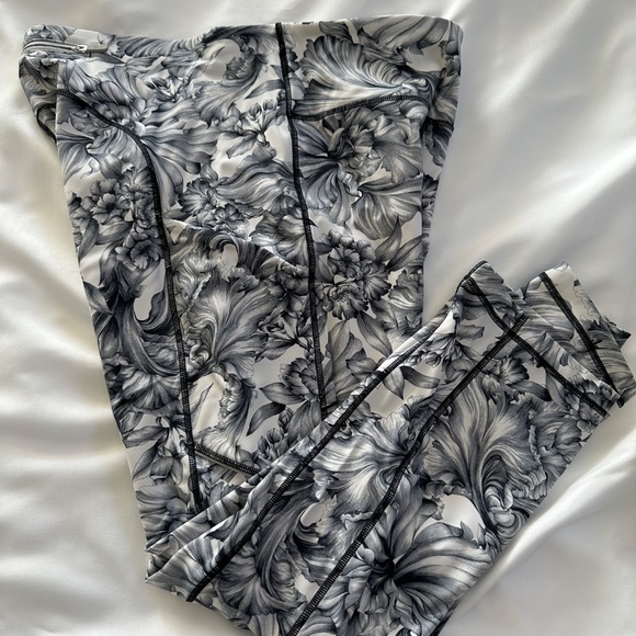 Lululemon Speed Up Crop 21" Leggings Light Garden White Black Size 8 Pockets - Picture 3 of 6